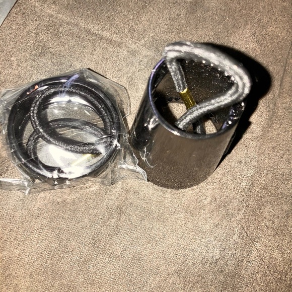 Gunmetal Hair Clip with Elastic Bands - Picture 2 of 4